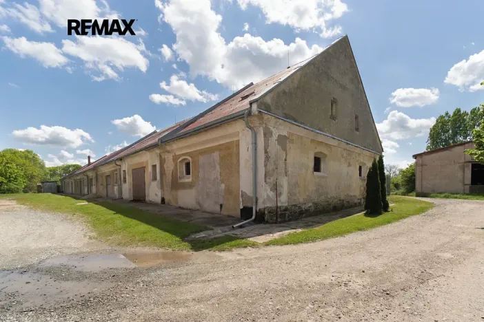 Pronájem výrobních prostor, Pardubice, Plemenářský podnik, 1295 m2
