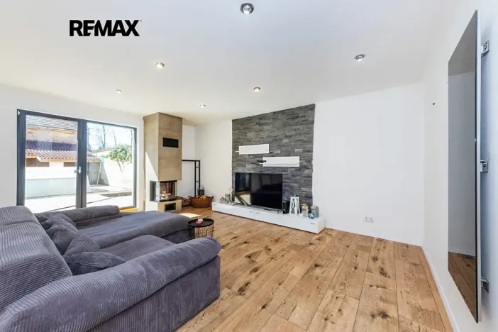 Prodej činžovního domu, Černuc, 330 m2