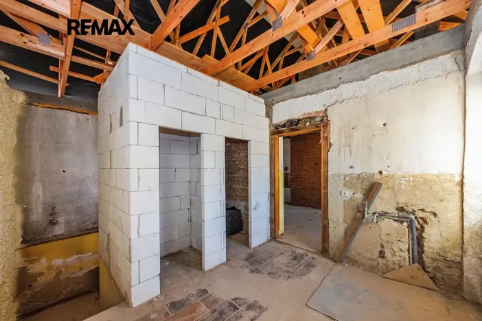 Prodej činžovního domu, Černuc, 330 m2