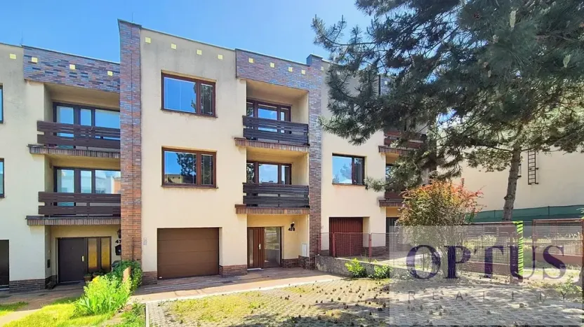 Pronájem rodinného domu, Praha - Háje, K jezeru, 302 m2