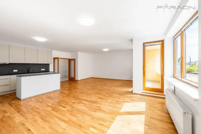 Pronájem kanceláře, Praha - Nusle, Mojmírova, 140 m2
