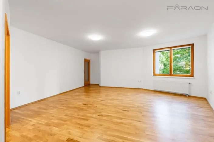 Pronájem kanceláře, Praha - Nusle, Mojmírova, 140 m2