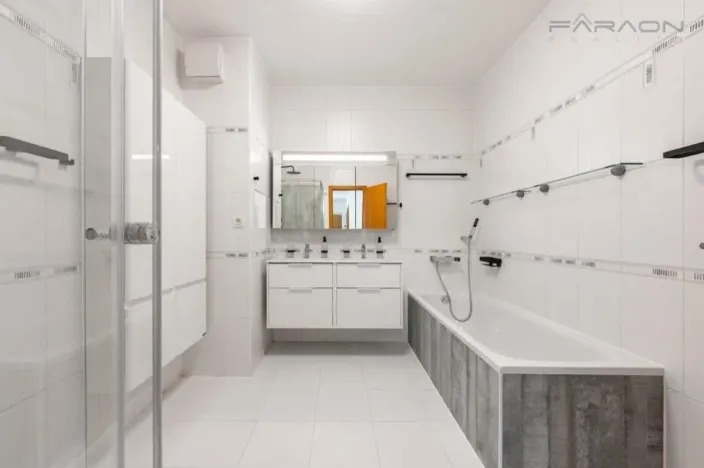 Pronájem kanceláře, Praha - Nusle, Mojmírova, 140 m2