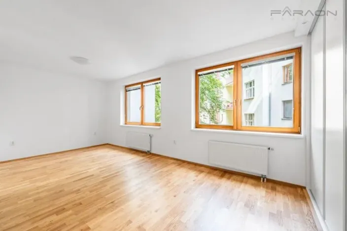 Pronájem kanceláře, Praha - Nusle, Mojmírova, 140 m2