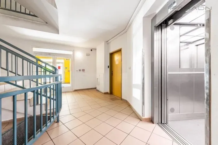 Pronájem kanceláře, Praha - Nusle, Mojmírova, 140 m2