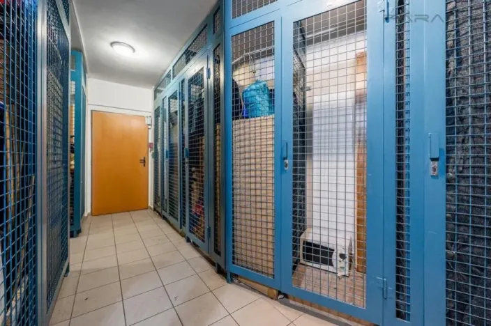 Pronájem kanceláře, Praha - Nusle, Mojmírova, 140 m2