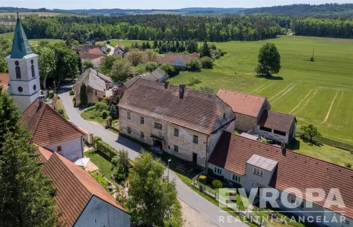 Prodej rodinného domu, Uzeničky - Černívsko, 631 m2