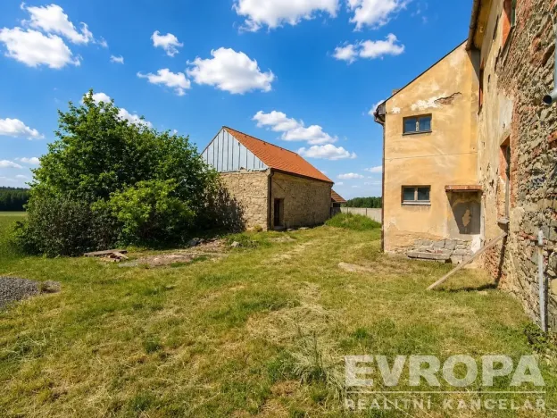 Prodej rodinného domu, Uzeničky - Černívsko, 631 m2