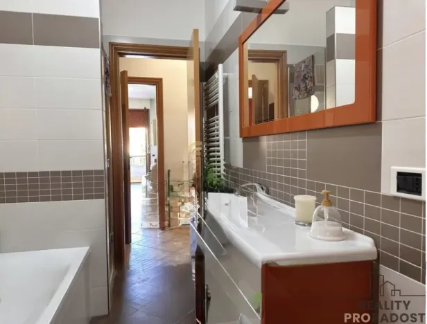 Prodej bytu 3+1, Via del Mare,Martinsicuro,Itálie, 98 m2