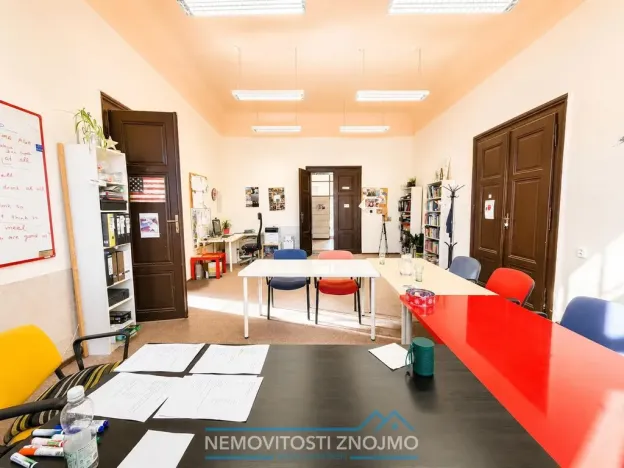 Pronájem kanceláře, Znojmo, Horní náměstí, 85 m2