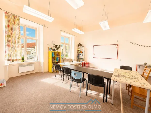 Pronájem kanceláře, Znojmo, Horní náměstí, 85 m2