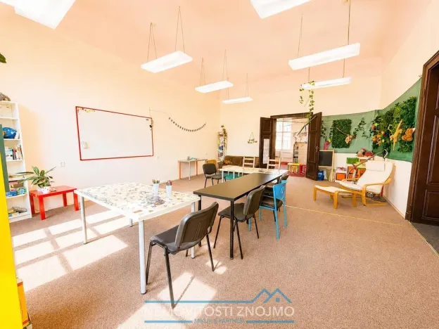 Pronájem kanceláře, Znojmo, Horní náměstí, 85 m2