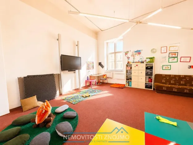 Pronájem kanceláře, Znojmo, Horní náměstí, 85 m2