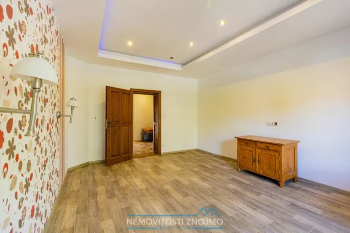 Prodej obchodního prostoru, Znojmo, Sokolská, 547 m2
