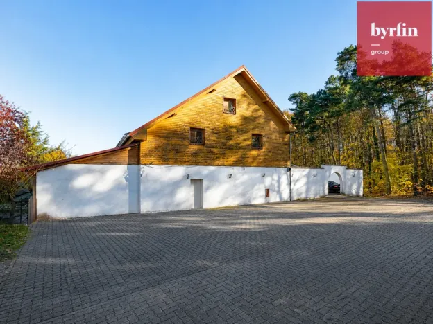 Prodej ubytování, Krnov - Pod Cvilínem, V Zálesí, 820 m2