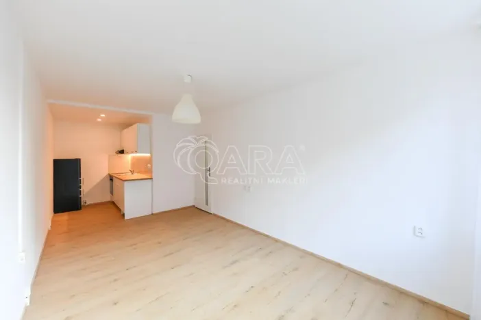 Prodej bytu 2+kk, Praha - Kobylisy, Famfulíkova, 43 m2