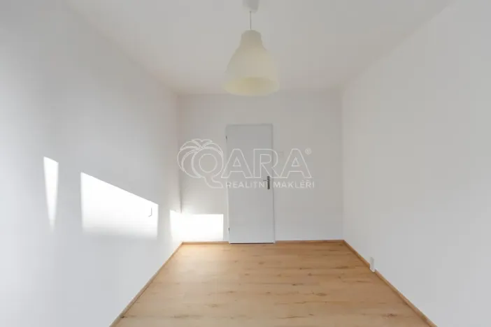 Prodej bytu 2+kk, Praha - Kobylisy, Famfulíkova, 43 m2