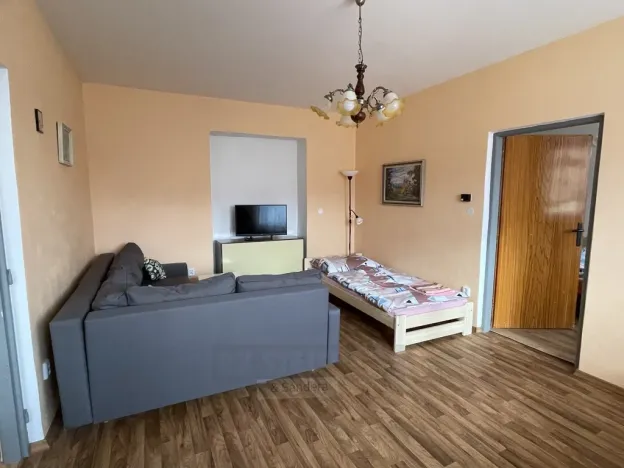 Prodej rodinného domu, Velešín, náměstí J. V. Kamarýta, 342 m2