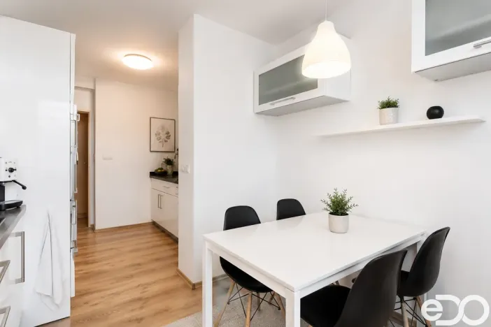 Prodej bytu 3+1, Pardubice, Školská, 70 m2