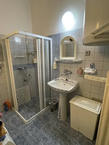 Prodej činžovního domu, Velešín, náměstí J. V. Kamarýta, 342 m2