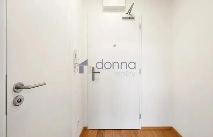 Pronájem bytu 2+kk, Praha, Perucká, 37 m2