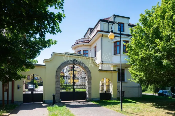 Pronájem bytu 4+kk, Praha - Hloubětín, K náhonu, 119 m2