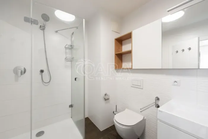 Pronájem bytu 4+kk, Praha - Hloubětín, K náhonu, 119 m2