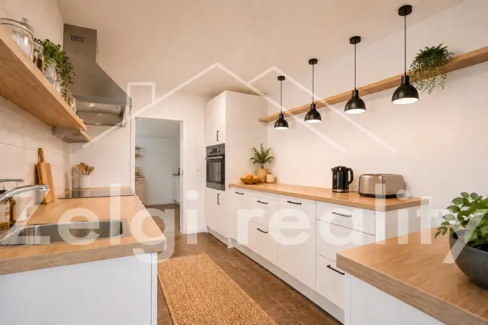 Prodej rodinného domu, Milovice, 210 m2