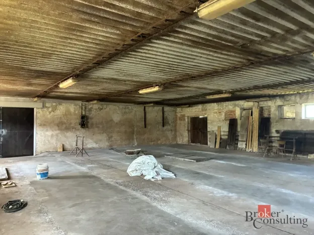Pronájem skladu, Měník, 5600 m2