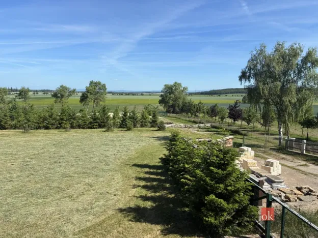 Pronájem skladu, Měník, 5600 m2