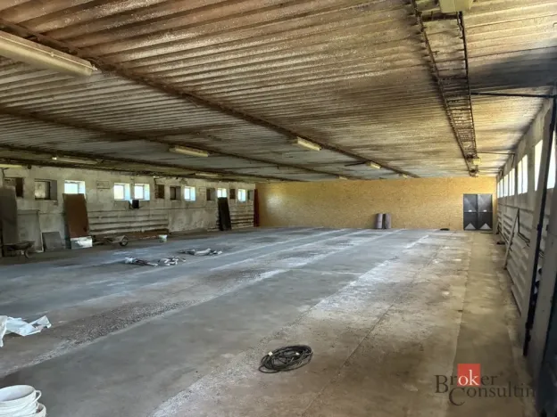 Pronájem skladu, Měník, 500 m2