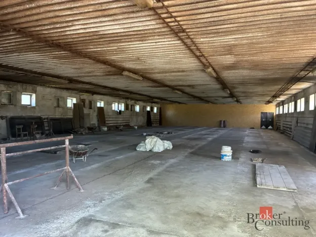 Pronájem skladu, Měník, 500 m2