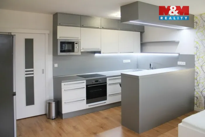 Pronájem bytu 1+kk, Ústí nad Labem - Všebořice, Spartakiádní, 31 m2
