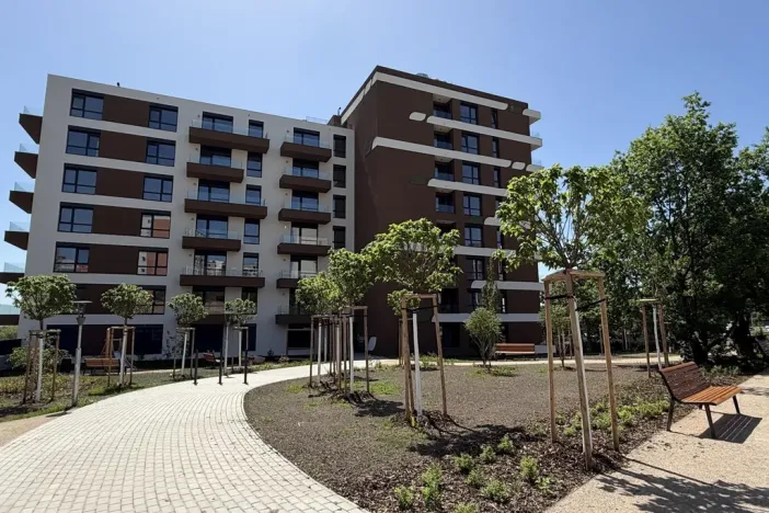 Pronájem bytu 1+kk, Praha - Černý Most, Arnošta Valenty, 38 m2