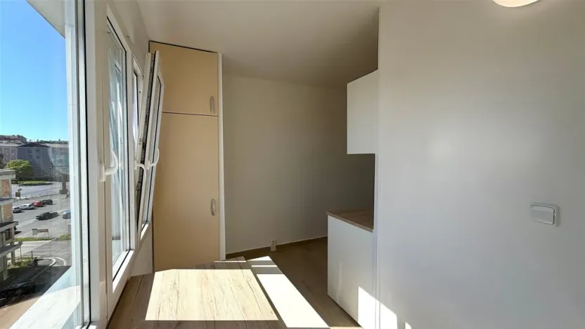 Pronájem bytu 1+1, Cheb, Májová, 38 m2