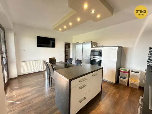 Pronájem rodinného domu, Vícenice u Náměště nad Oslavou, 230 m2
