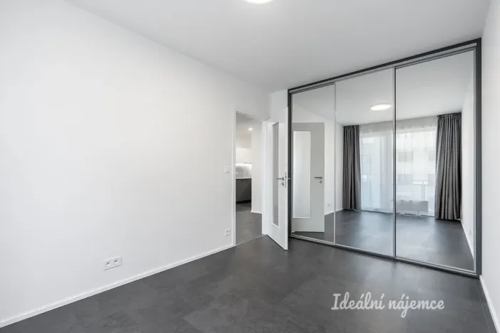Pronájem bytu 2+kk, Praha, Poděbradská, 53 m2