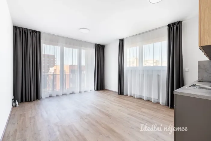 Pronájem bytu 1+kk, Praha - Vysočany, Poděbradská, 32 m2