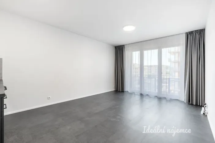 Pronájem bytu 1+kk, Praha - Vysočany, Poděbradská, 33 m2