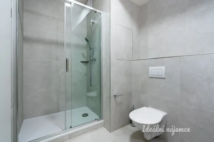 Pronájem bytu 1+kk, Praha - Vysočany, Poděbradská, 33 m2