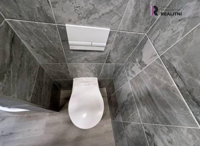 Pronájem bytu 2+1, Ostrov, Jungmannova, 59 m2