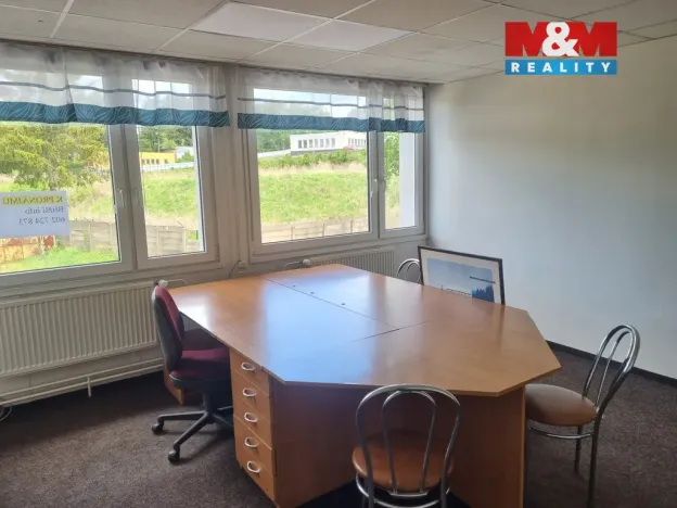 Pronájem obchodního prostoru, Jihlava, Kosovská, 336 m2