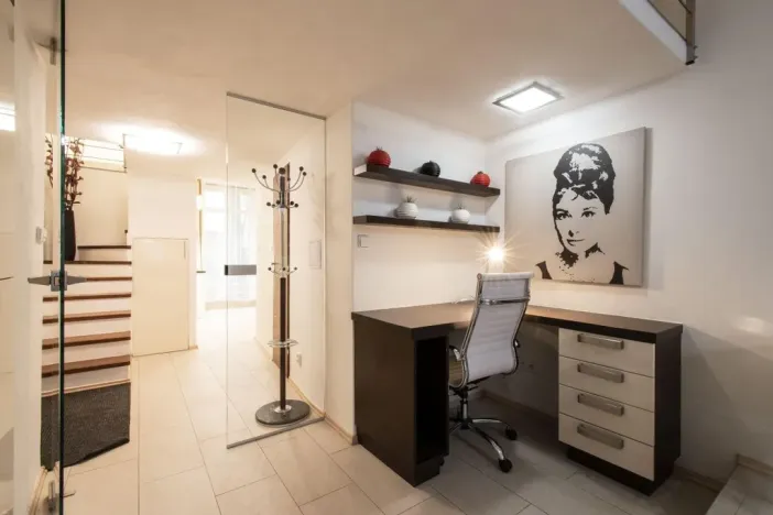 Pronájem bytu 2+kk, Praha - Nové Město, Krakovská, 39 m2