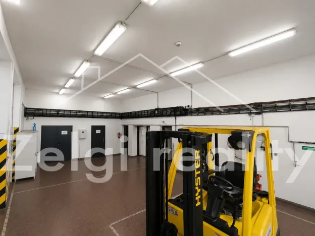 Pronájem skladu, Břeclav, 428 m2
