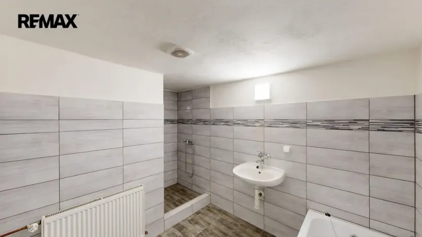 Prodej rodinného domu, Odrovice, 400 m2