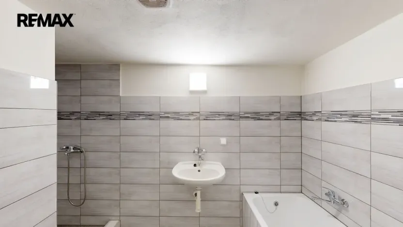 Prodej rodinného domu, Odrovice, 400 m2