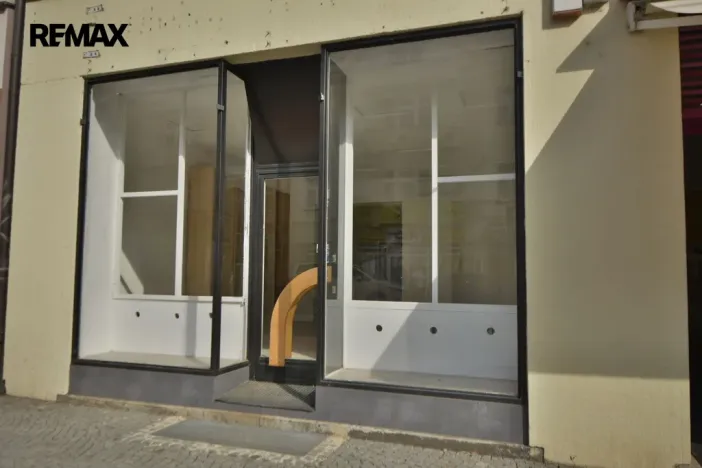 Pronájem obchodního prostoru, Hradec Králové - Pražské Předměstí, S. K. Neumanna, 58 m2