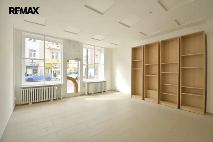 Pronájem obchodního prostoru, Hradec Králové - Pražské Předměstí, S. K. Neumanna, 58 m2