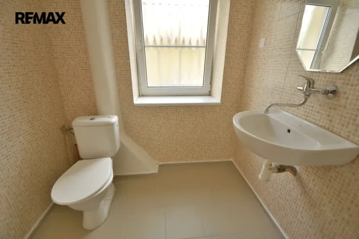 Pronájem obchodního prostoru, Hradec Králové - Pražské Předměstí, S. K. Neumanna, 58 m2