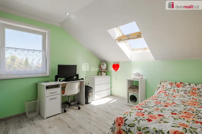 Prodej rodinného domu, Jenišov - Pod Rohem, Zalomená, 135 m2